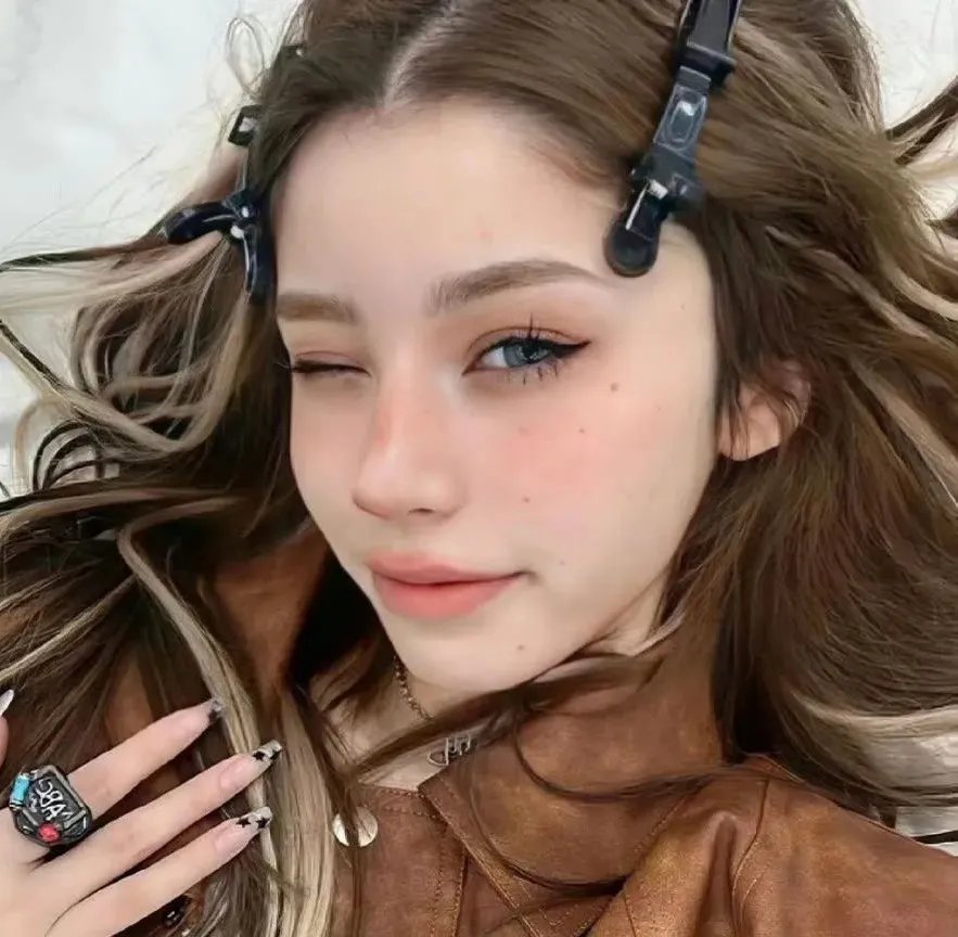 怪异少女神隐